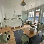 Artiz Bed & Breakfast 3*