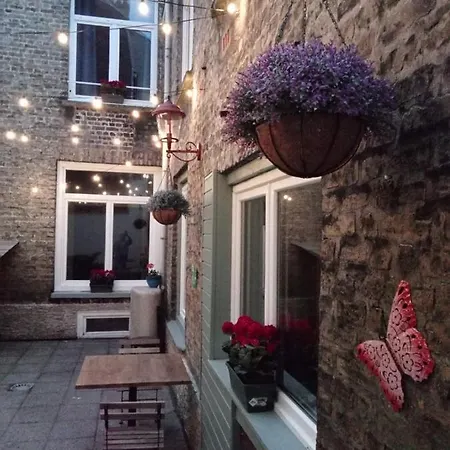 Artiz Bed & Breakfast 3*